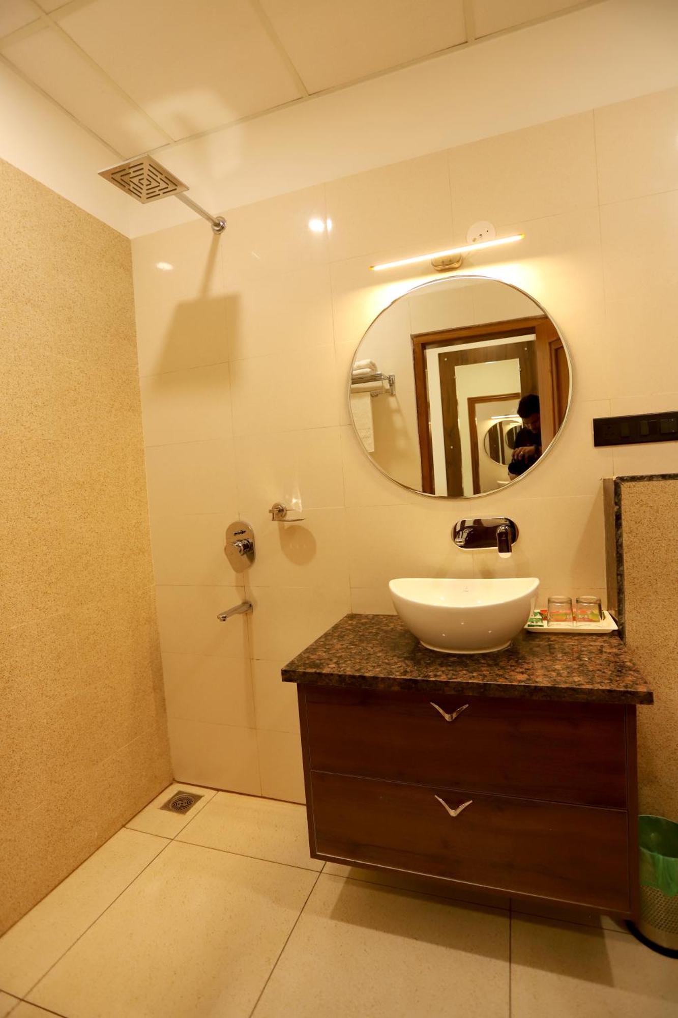 Hotel Dhingra Inn Rewāri Екстериор снимка