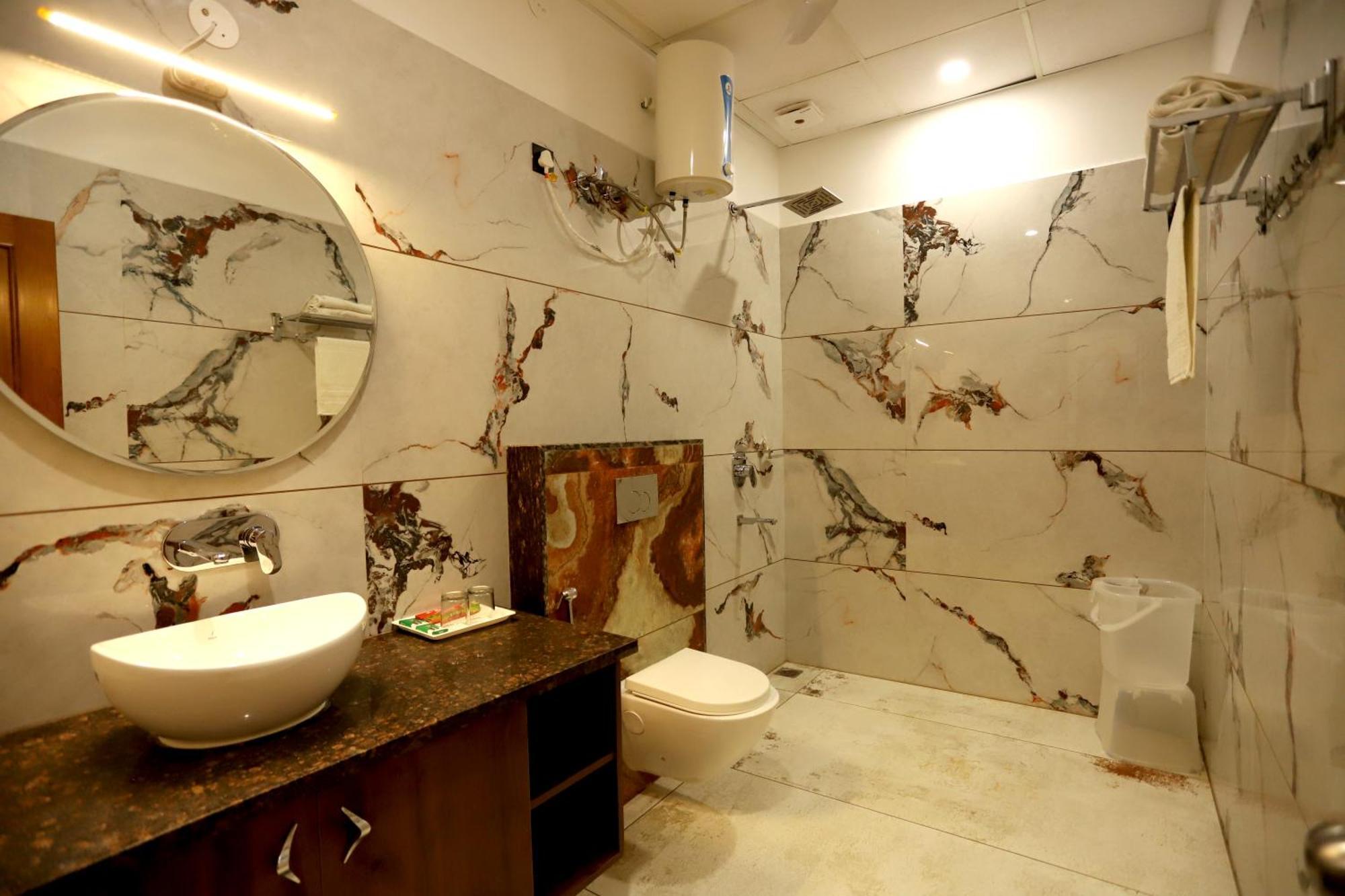 Hotel Dhingra Inn Rewāri Екстериор снимка