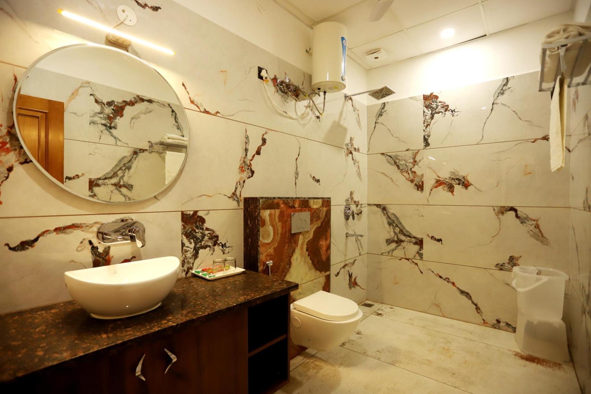 Hotel Dhingra Inn Rewāri Екстериор снимка